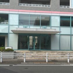 エントランス前