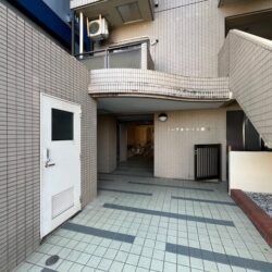 エントランス前玄関