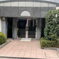 エントランス前玄関