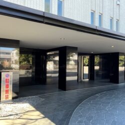 エントランス前玄関