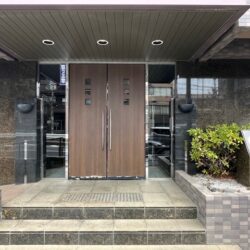 エントランス前玄関