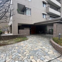 エントランス前玄関