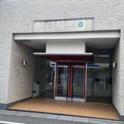 エントランス前玄関