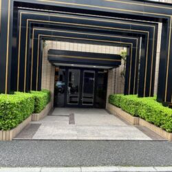 エントランス前玄関