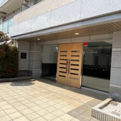 エントランス前玄関