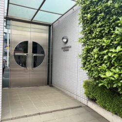 エントランス前玄関