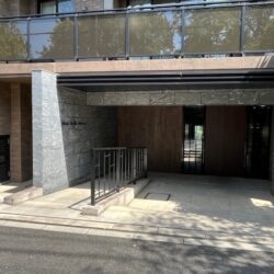 エントランス前玄関