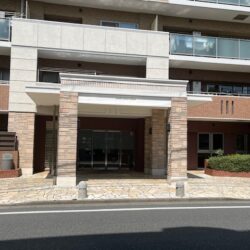 エントランス前玄関