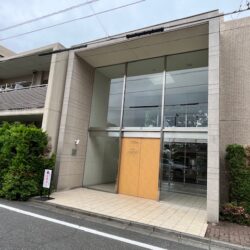 エントランス前玄関