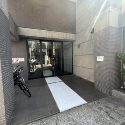 エントランス前玄関