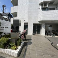 エントランス前玄関