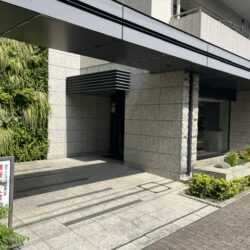 エントランス前玄関