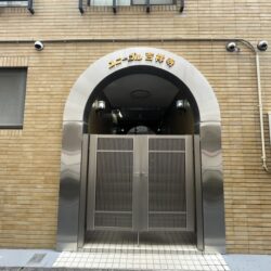 エントランス前玄関