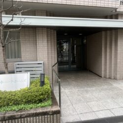 エントランス前玄関