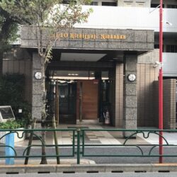 エントランス前